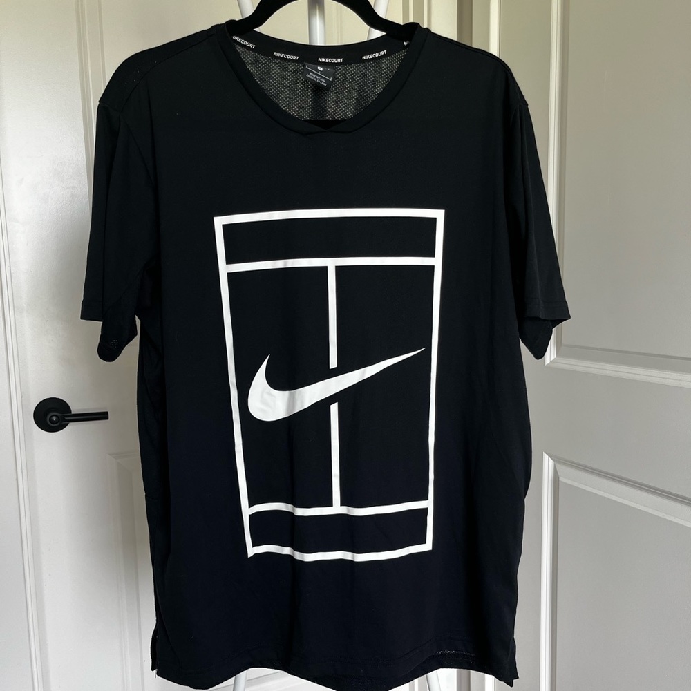 NikeCourt Dri-Fit Tennis court logo black tee